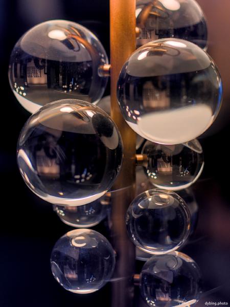 Glass globes on lamp - Bergen