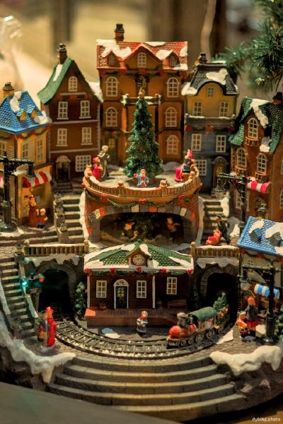 Christmas set-piece decoration